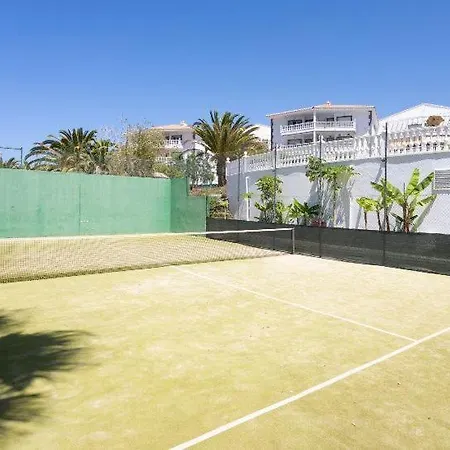 Paddle & Tennis Courts And Swimming Pool Cristianos Arona (Tenerife)